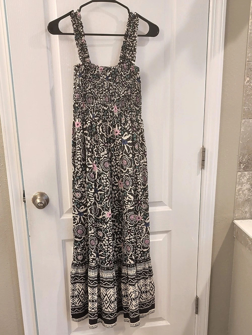 Marine Layer Darcy Floral Smock Midi Dress Floral Maxi Dress in Black & Pink XS